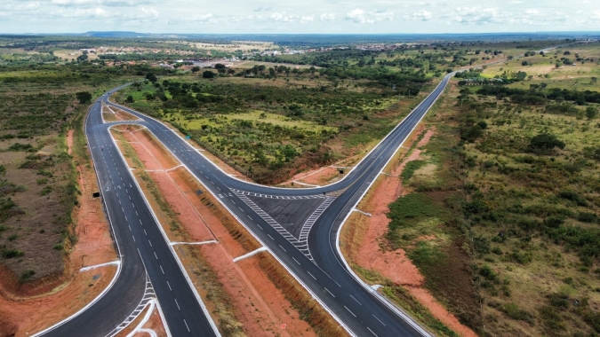 Inauguração da pavimentação da BR-135 em Cocos, impulso logístico agrícola no MATOPIBA