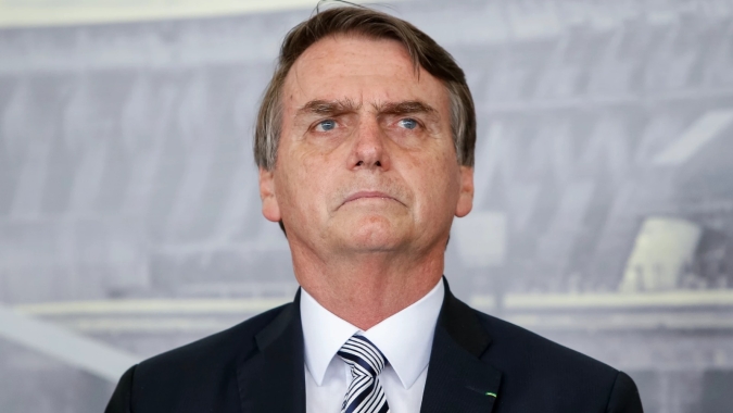 Bolsonaro passa por cirurgia no ombro direito sem intercorrências, diz hospital
