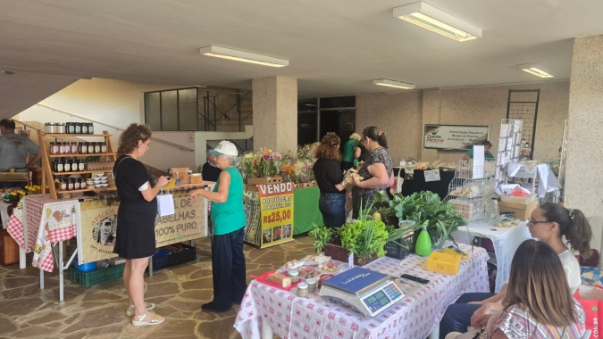CATI promove eventos para comemorar os dias da abelha e da agroecologia