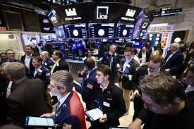 Wall Street fecha em alta com esperanças de um acordo de paz com Irã e estreia histórica da SpaceX